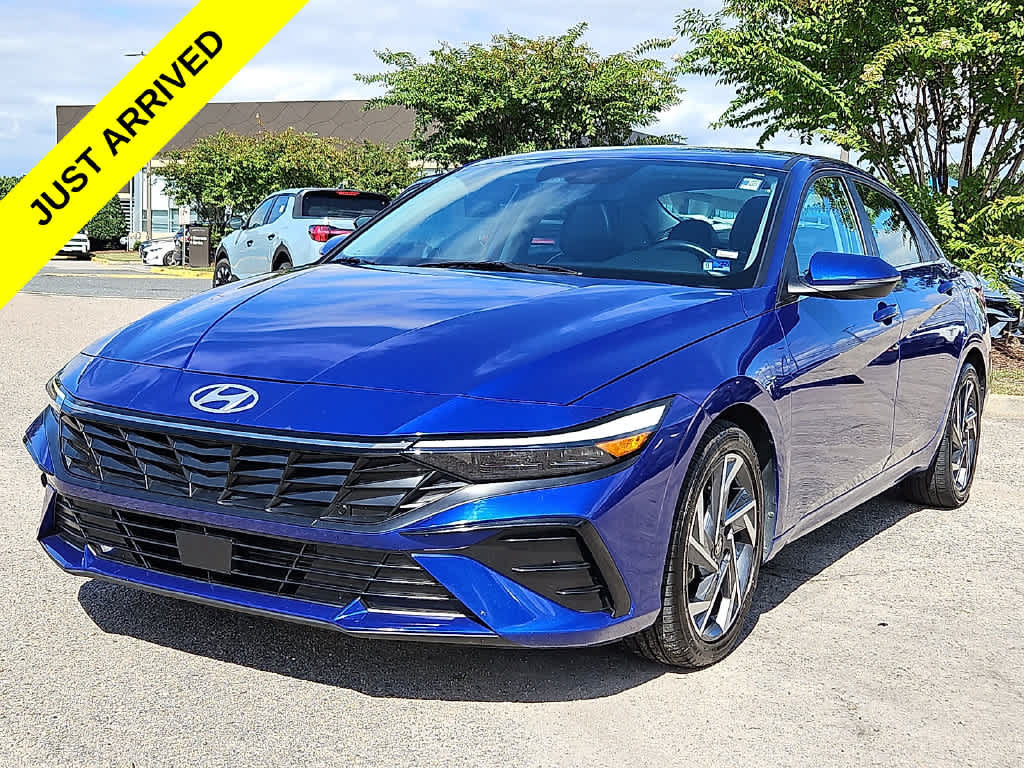 Used 2025 Hyundai Elantra Limited FWD image 1