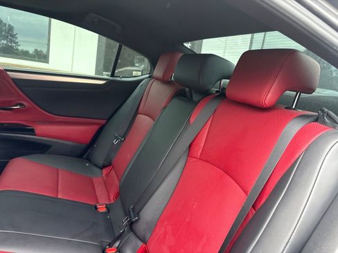 Used 2023 Lexus ES 300h F Sport FWD image 4