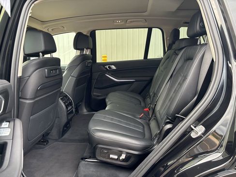 Used 2022 BMW X7 xDrive40i w/ Premium Package image 16