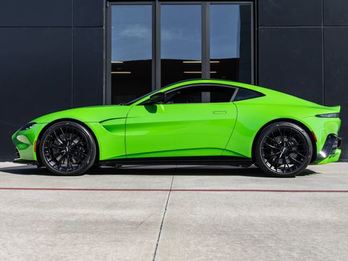 Used 2022 Aston Martin V8 Vantage Coupe RWD image 9