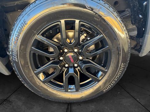 Used 2024 GMC Sierra 1500 Elevation image 36