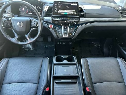 Used 2025 Honda Odyssey Elite image 16