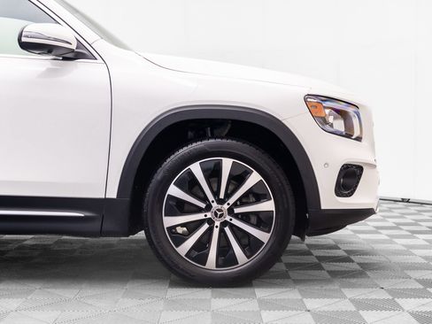 Used 2023 Mercedes-Benz GLB 250 4MATIC image 33
