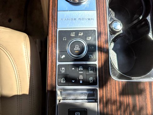 Used 2016 Land Rover Range Rover HSE image 23