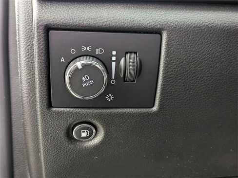 Used 2021 Jeep Grand Cherokee Laredo X image 15