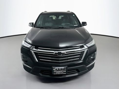 Used 2023 Chevrolet Traverse LT w/ LT Premium Package AWD/4WD image 2