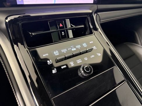Certified 2024 Porsche Panamera 4 AWD/4WD image 25