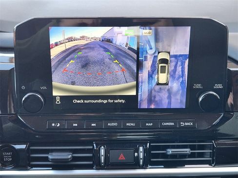 New 2025 Nissan Pathfinder SL image 13