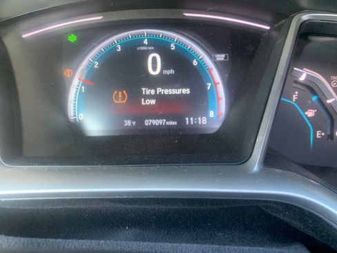 Used 2017 Honda Civic EX-T image 9