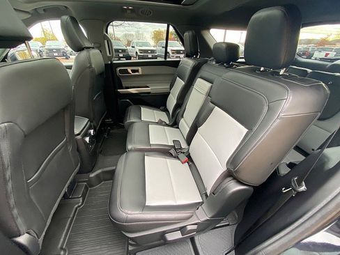 Certified 2022 Ford Explorer XLT w/ Equipment Group 202A image 36