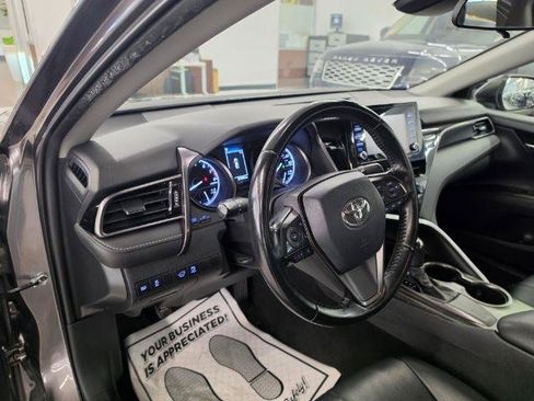 Used 2021 Toyota Camry SE FWD image 8
