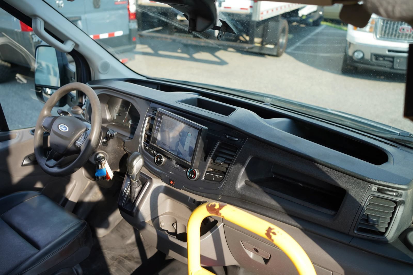 Used 2021 Ford Transit 350 DRW RWD image 2