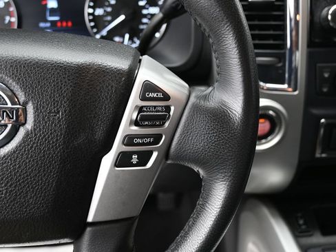 Used 2021 Nissan Titan SV w/ SV Convenience Package RWD image 19