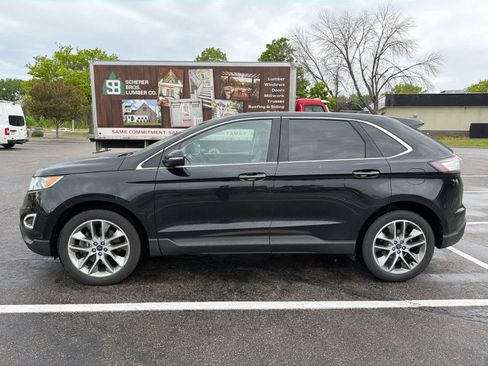 Used 2017 Ford Edge Titanium w/ Equipment Group 302A AWD/4WD image 7