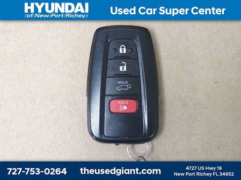 Used 2023 Toyota Highlander LE FWD image 33