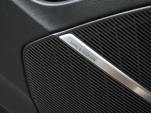 Used 2024 Audi RS Q8 image 85