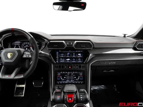 Used 2023 Lamborghini Urus Performante AWD/4WD image 32