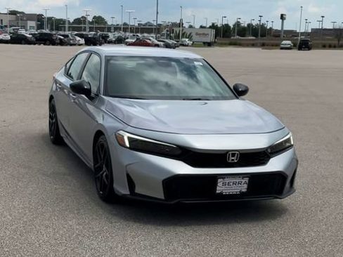 Used 2025 Honda Civic Sport image 3