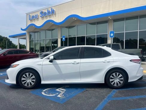 Used 2020 Toyota Camry LE FWD image 10