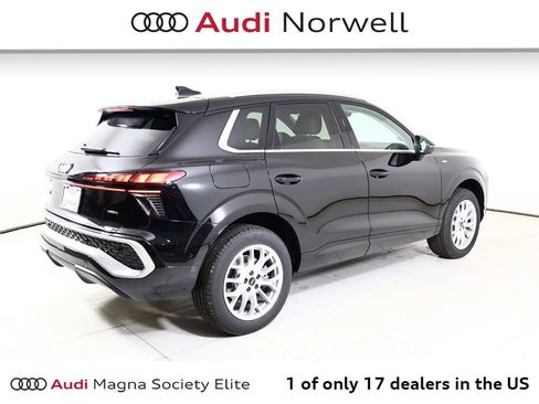 New 2026 Audi Q3 quattro 2.0T AWD/4WD image 16