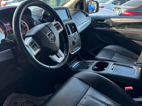 Used 2018 Dodge Grand Caravan GT image 9