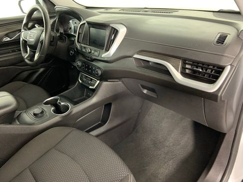 Used 2024 GMC Terrain SLE FWD image 15