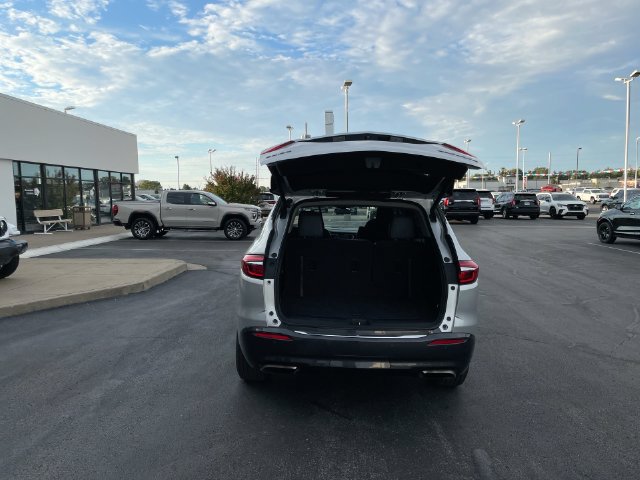 Used 2018 Buick Enclave Essence FWD image 18