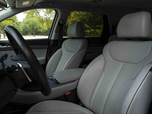 Used 2025 Hyundai Palisade SEL FWD image 17