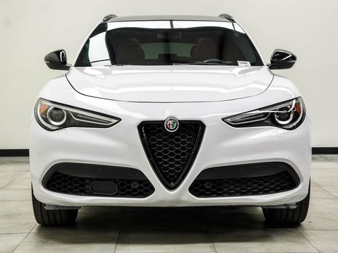 Used 2023 Alfa Romeo Stelvio Veloce image 6