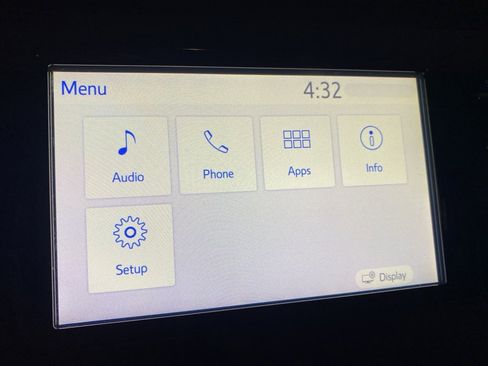 Used 2018 Toyota Camry LE image 19