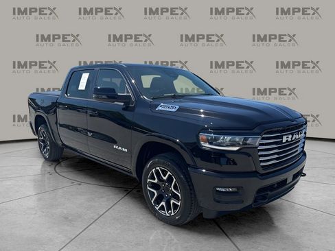 Used 2026 RAM 1500 Laramie AWD/4WD image 7