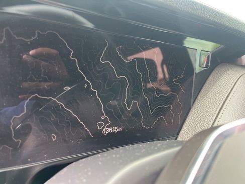 Used 2025 GMC Yukon Denali w/ Sun & Power Step Package image 8