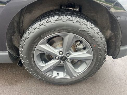 Used 2023 Ford Edge SEL w/ Sport Appearance Package image 9