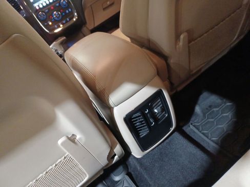 Used 2018 Dodge Durango SXT w/ 3rd Row Seating Group image 22