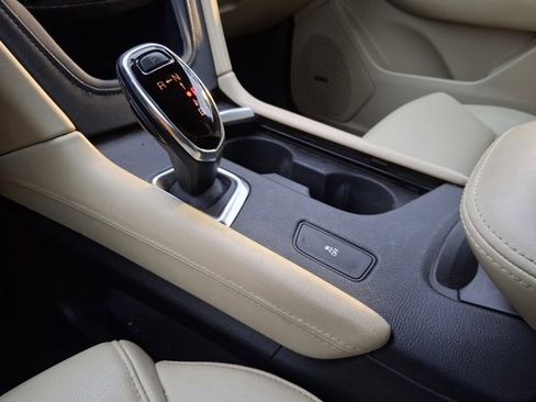 Used 2018 Cadillac XT5 Base image 12