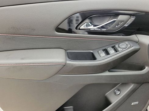 Used 2023 Chevrolet Traverse RS image 10