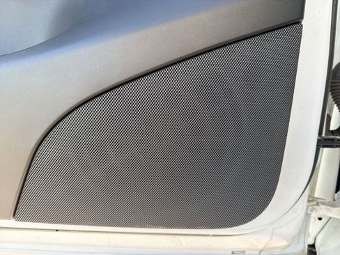 Used 2021 Tesla Model Y 2WD image 17