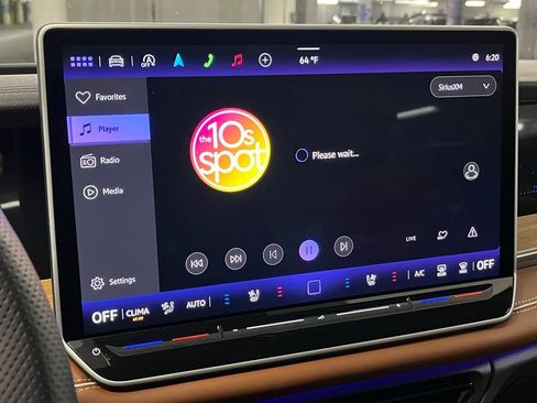 Certified 2025 Volkswagen Tiguan SEL R-Line image 30