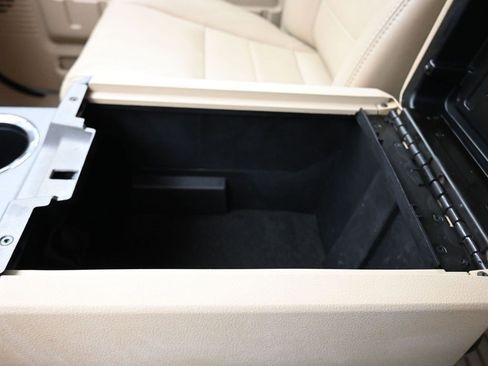 Used 2010 Ford F250 Lariat image 19