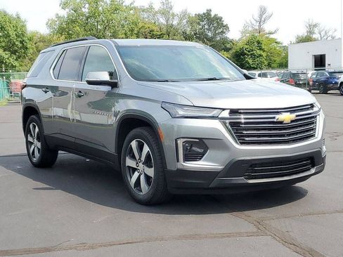 Certified 2023 Chevrolet Traverse LT w/ LT Premium Package AWD/4WD image 2