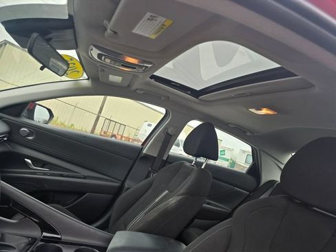 Used 2025 Hyundai Elantra SEL FWD image 12
