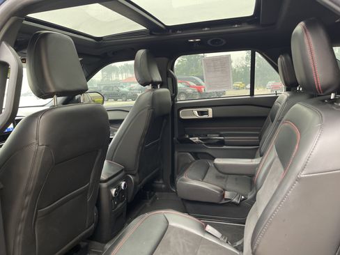 Certified 2022 Ford Explorer ST-Line w/ Class IV Trailer Tow Package AWD/4WD image 12
