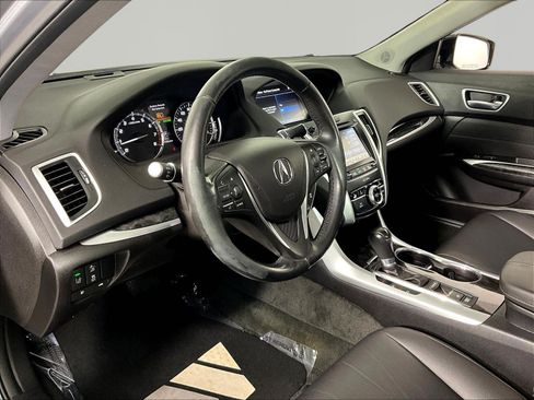 Used 2018 Acura TLX FWD image 15