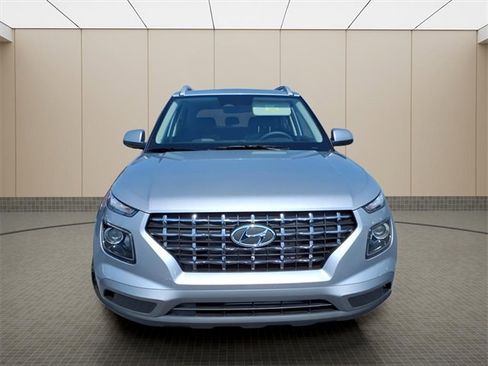 New 2025 Hyundai Venue SEL image 3