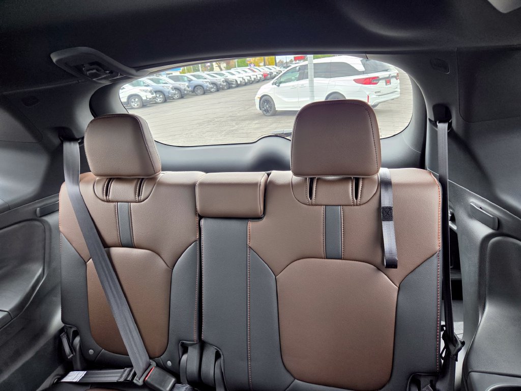 Used 2026 Honda Pilot TrailSport image 23
