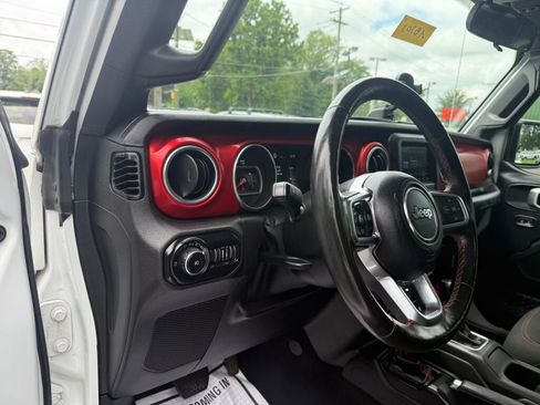 Used 2019 Jeep Wrangler Unlimited Rubicon w/ Cold Weather Group image 11