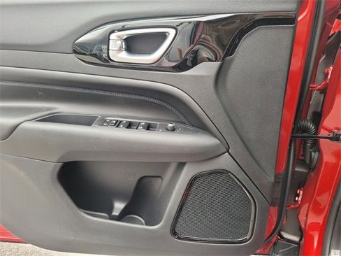 New 2026 Jeep Compass Latitude image 21