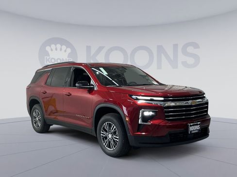 New 2026 Chevrolet Traverse LT w/ Enhanced Driving Package image 18