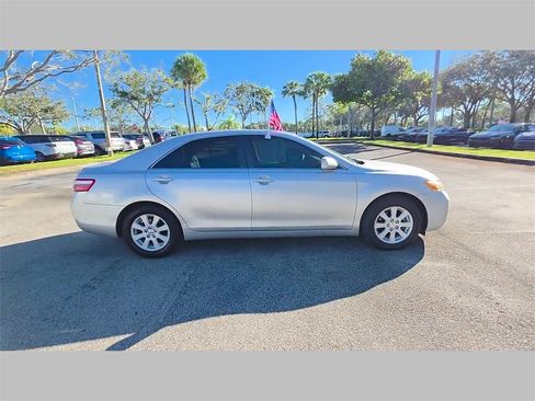 Used 2009 Toyota Camry image 30