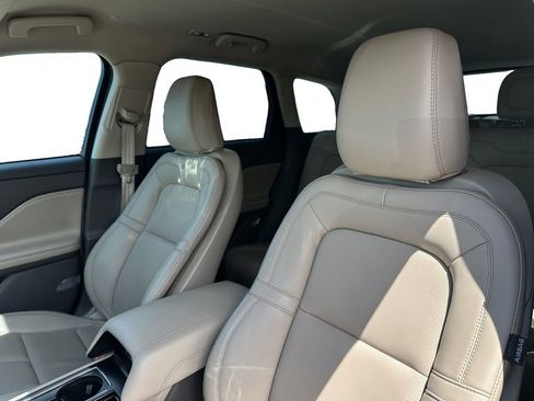 Used 2023 Lincoln Corsair Reserve FWD image 9